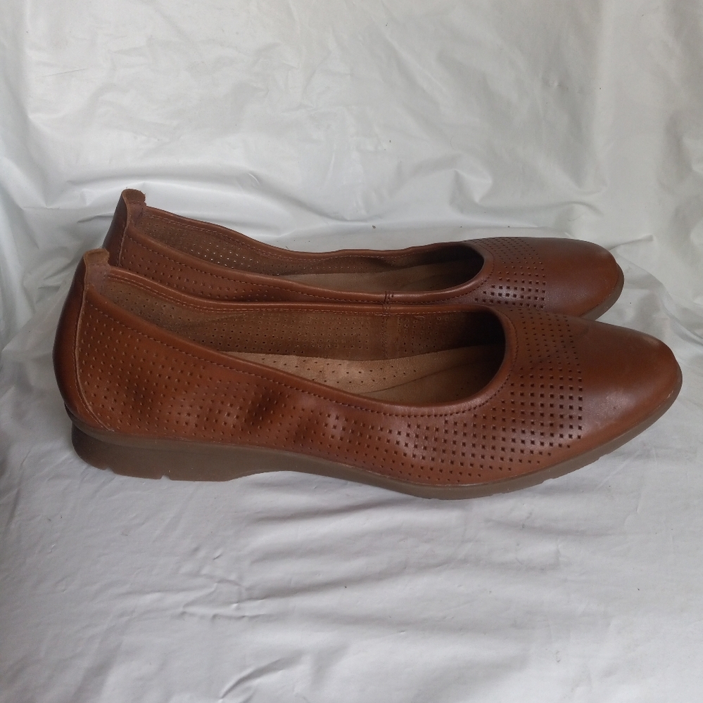 Clarks Jeanette Ease Brown Leather Perforated Ballet Flats Size 11W